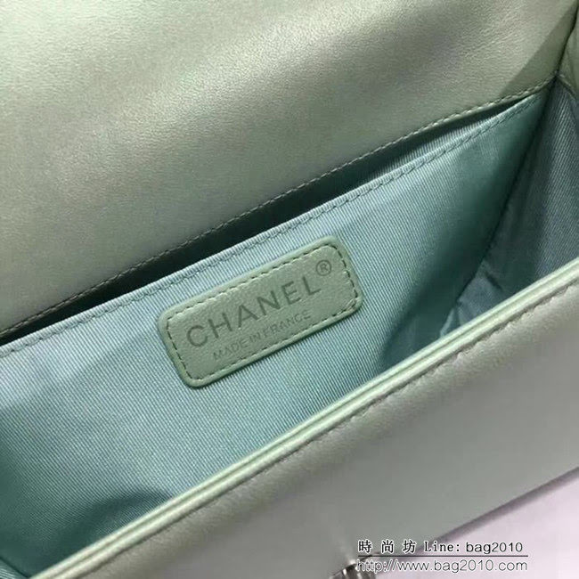 香奈兒CHANEL竭誠精品CHANEL大號67086經典最新款 單肩斜挎鏈條包 DSC1405